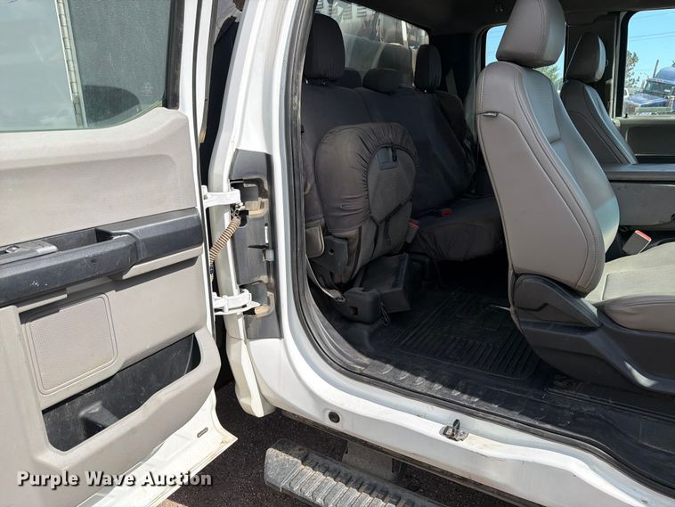 image for item YA3974 2018 Ford F550 Super Duty XL Crew Cab utility / service truck