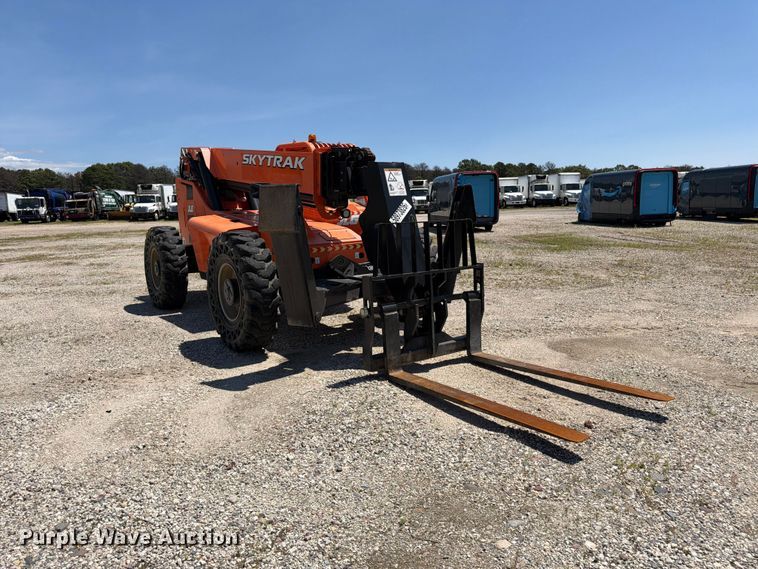 image for item YA4022 2018 JLF SkyTrak 10054 telehandler