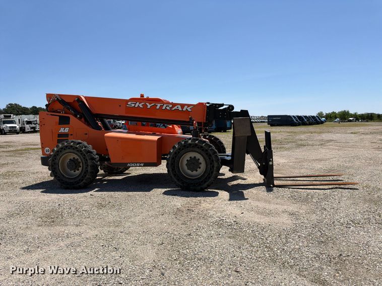 image for item YA4022 2018 JLF SkyTrak 10054 telehandler