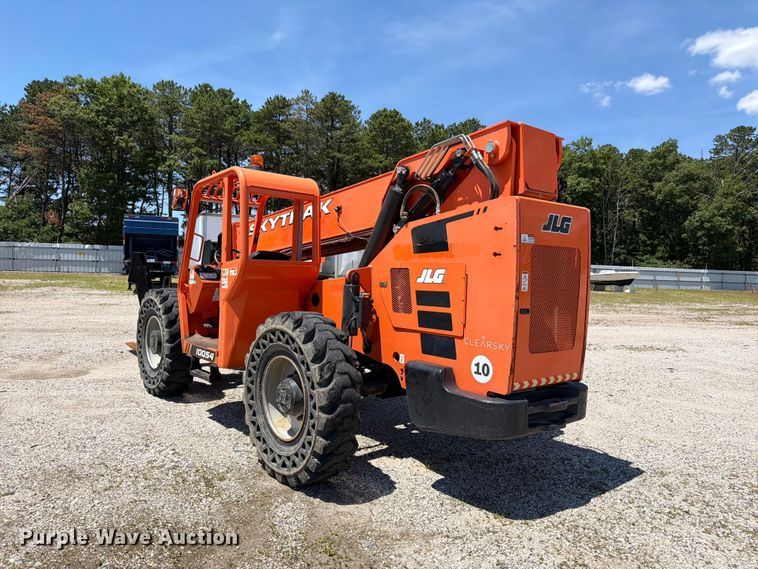 image for item YA4022 2018 JLF SkyTrak 10054 telehandler
