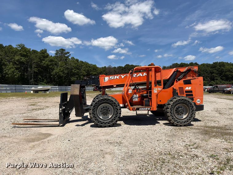 image for item YA4022 2018 JLF SkyTrak 10054 telehandler