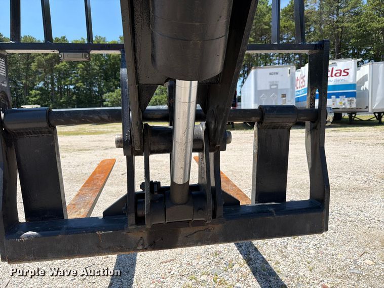 image for item YA4022 2018 JLF SkyTrak 10054 telehandler
