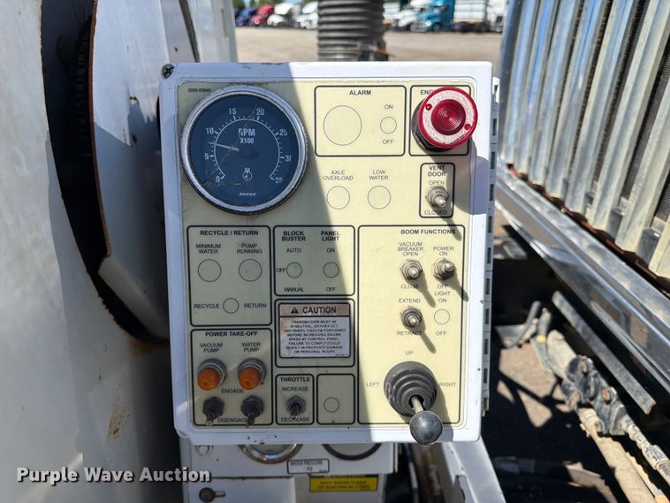 image for item YA4023 2015 International 7500 sewer jetter truck