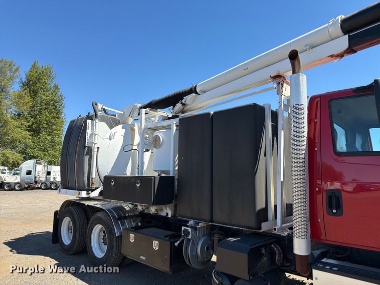 image for item YA4023 2015 International 7500 sewer jetter truck
