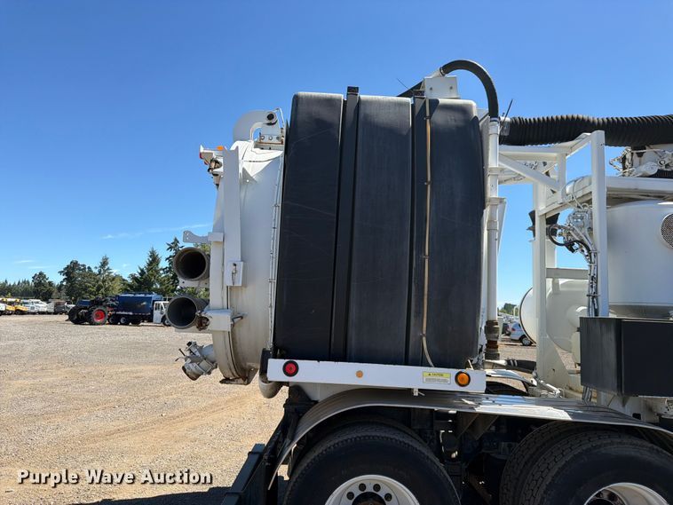 image for item YA4023 2015 International 7500 sewer jetter truck