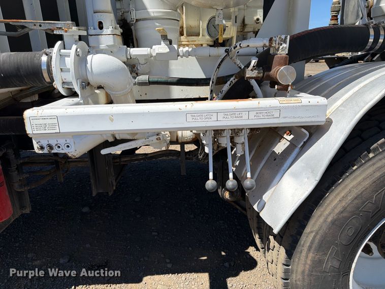image for item YA4023 2015 International 7500 sewer jetter truck