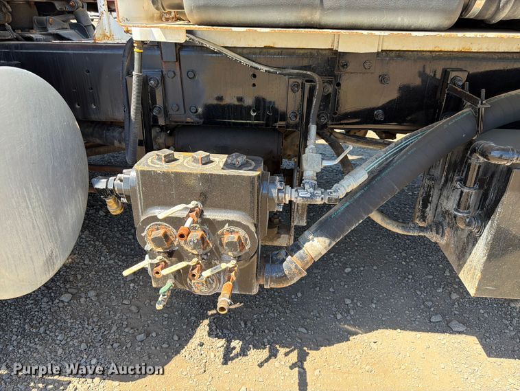 image for item YA4023 2015 International 7500 sewer jetter truck