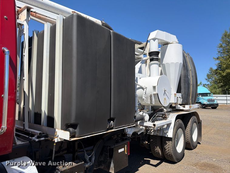 image for item YA4023 2015 International 7500 sewer jetter truck