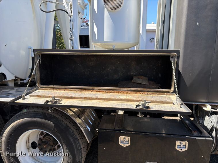 image for item YA4023 2015 International 7500 sewer jetter truck