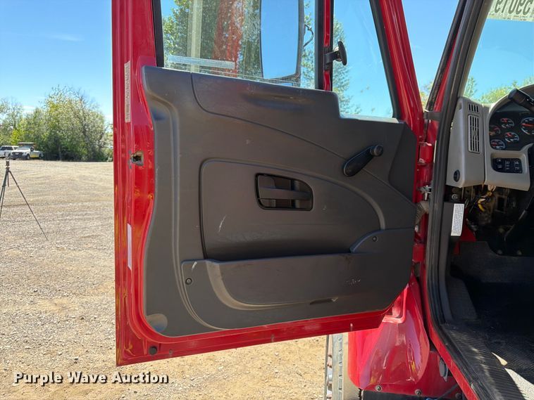 image for item YA4023 2015 International 7500 sewer jetter truck