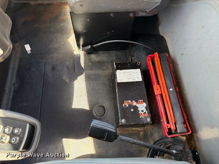image for item YA4023 2015 International 7500 sewer jetter truck
