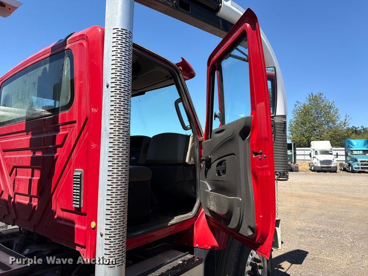 image for item YA4023 2015 International 7500 sewer jetter truck