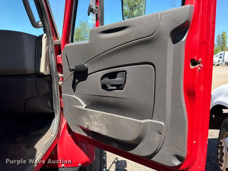image for item YA4023 2015 International 7500 sewer jetter truck