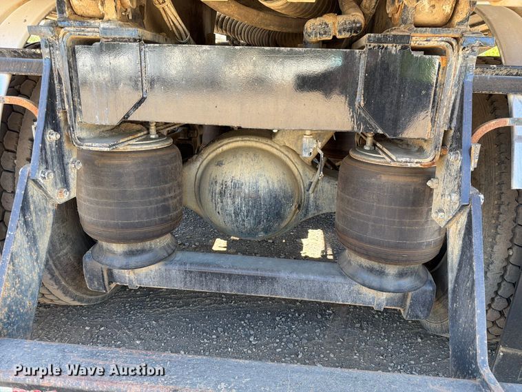 image for item YA4023 2015 International 7500 sewer jetter truck