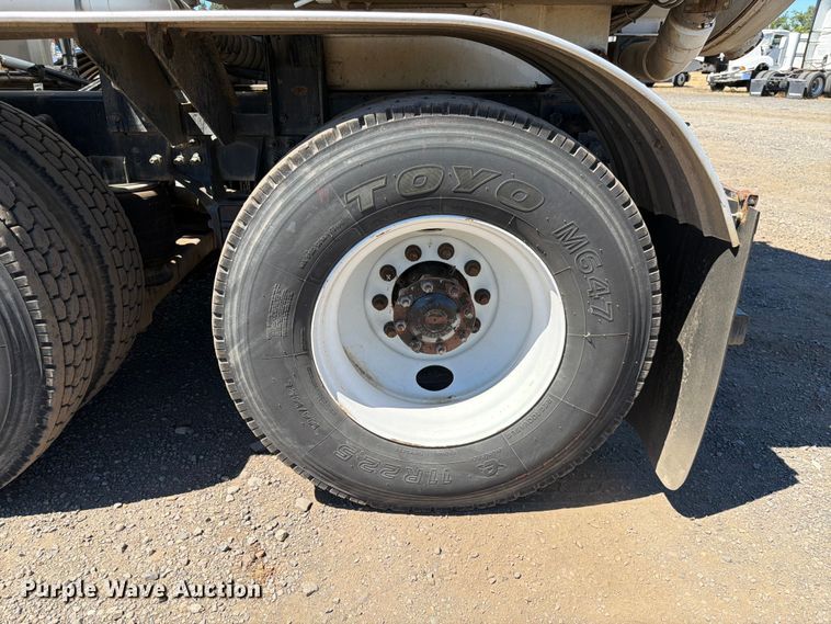 image for item YA4023 2015 International 7500 sewer jetter truck