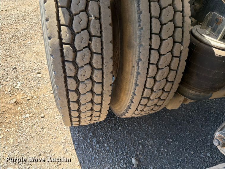 image for item YA4023 2015 International 7500 sewer jetter truck