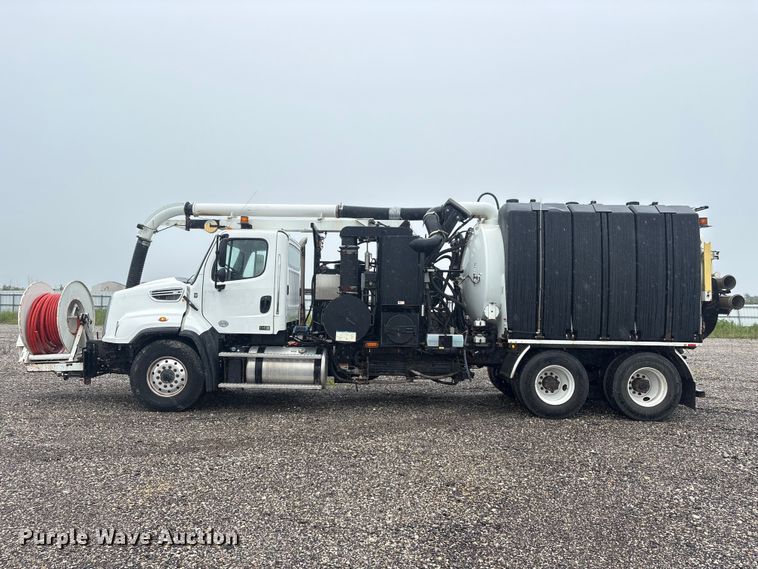 image for item YA4024 2017 Freightliner 114SD sewer jetter truck