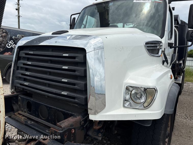 image for item YA4024 2017 Freightliner 114SD sewer jetter truck