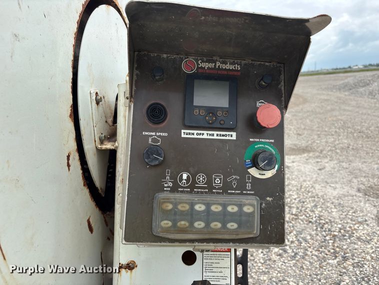 image for item YA4024 2017 Freightliner 114SD sewer jetter truck