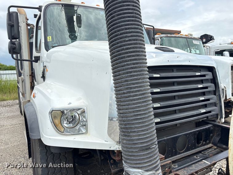 image for item YA4024 2017 Freightliner 114SD sewer jetter truck