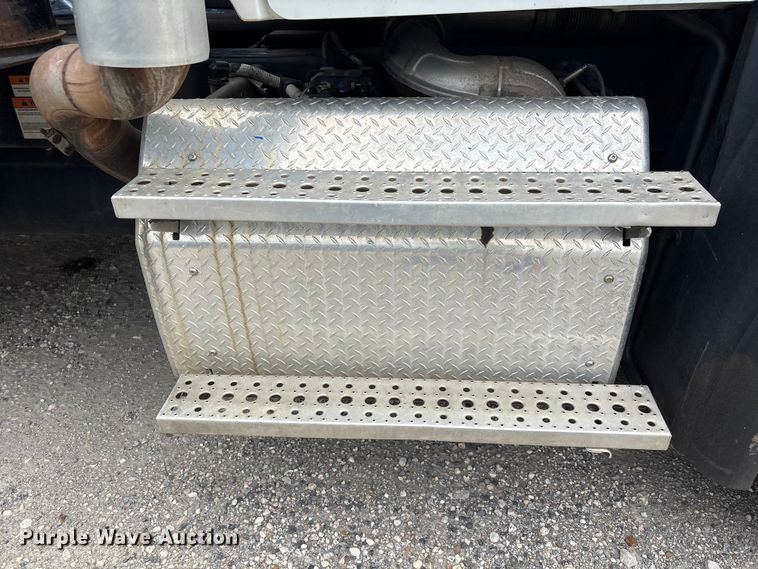 image for item YA4024 2017 Freightliner 114SD sewer jetter truck