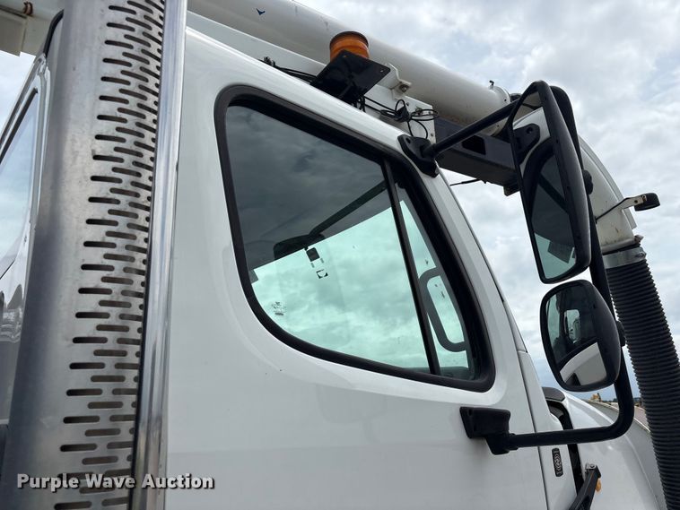 image for item YA4024 2017 Freightliner 114SD sewer jetter truck