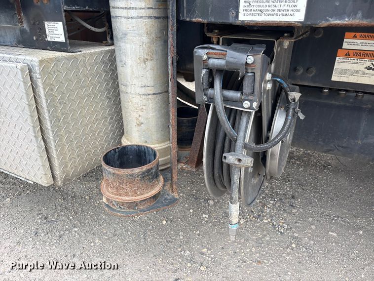 image for item YA4024 2017 Freightliner 114SD sewer jetter truck