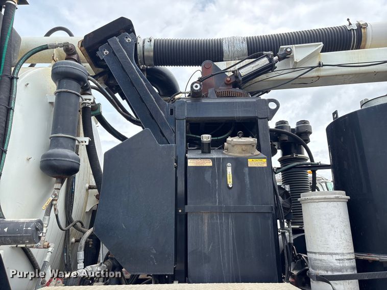 image for item YA4024 2017 Freightliner 114SD sewer jetter truck