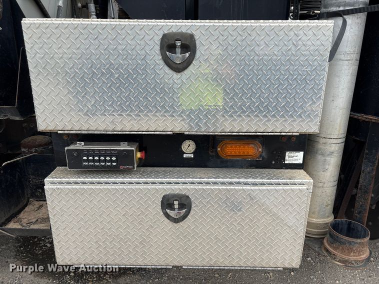 image for item YA4024 2017 Freightliner 114SD sewer jetter truck