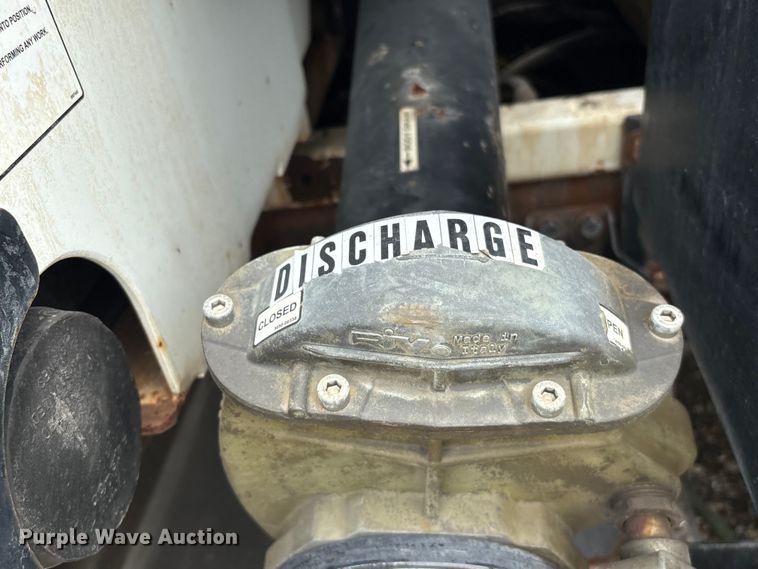 image for item YA4024 2017 Freightliner 114SD sewer jetter truck