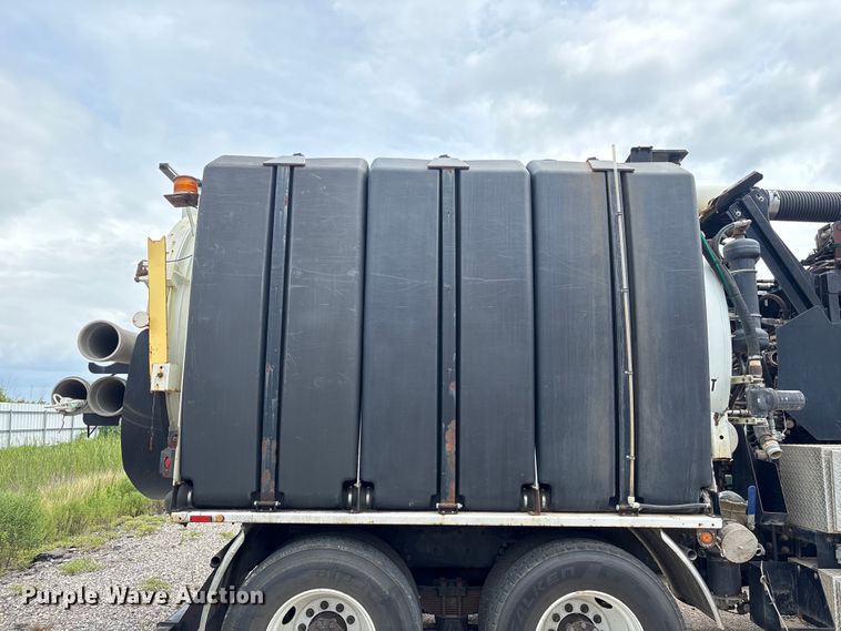 image for item YA4024 2017 Freightliner 114SD sewer jetter truck