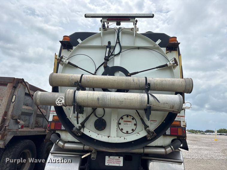 image for item YA4024 2017 Freightliner 114SD sewer jetter truck