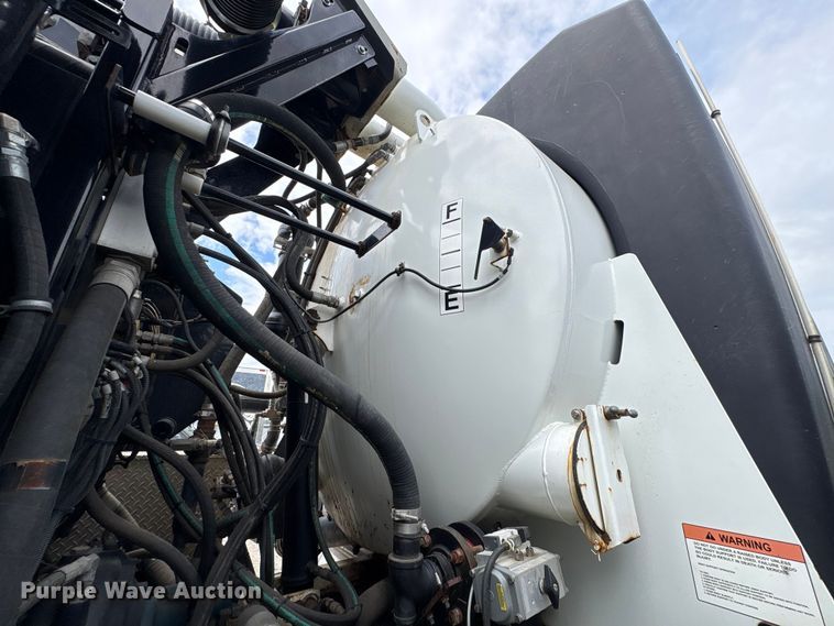 image for item YA4024 2017 Freightliner 114SD sewer jetter truck