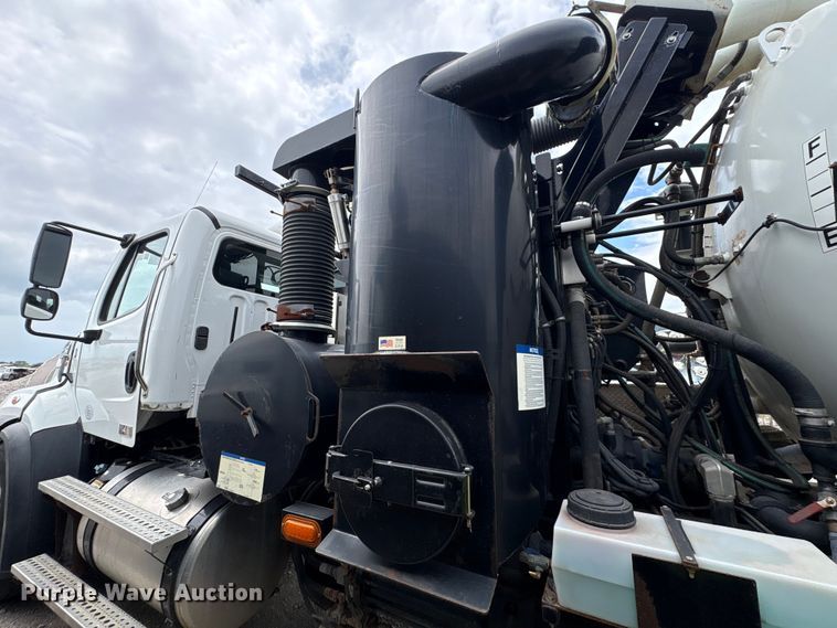 image for item YA4024 2017 Freightliner 114SD sewer jetter truck
