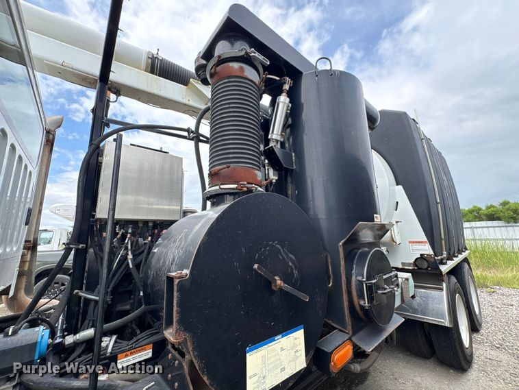 image for item YA4024 2017 Freightliner 114SD sewer jetter truck