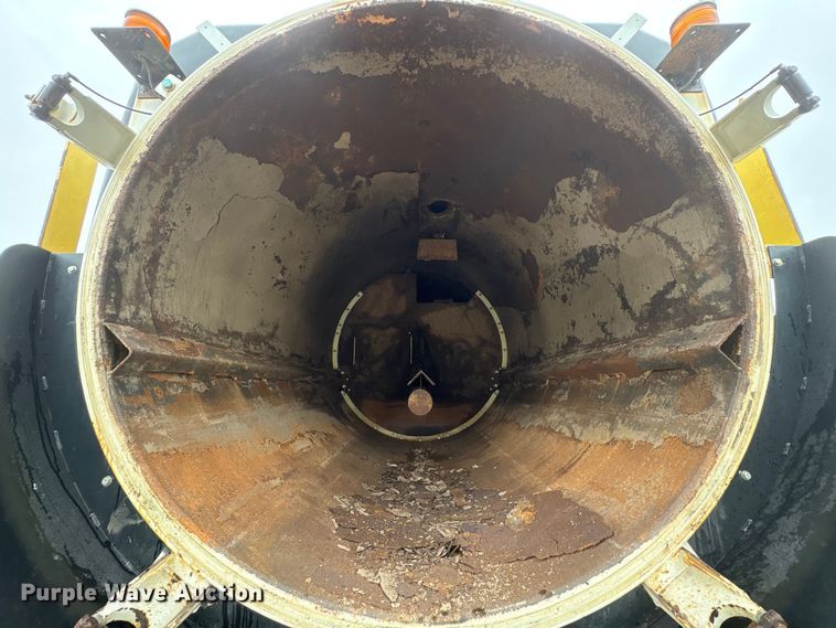 image for item YA4024 2017 Freightliner 114SD sewer jetter truck