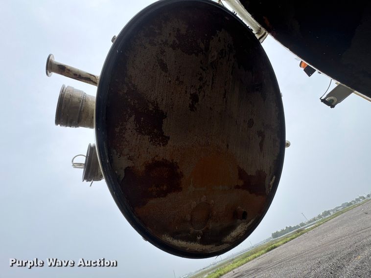 image for item YA4024 2017 Freightliner 114SD sewer jetter truck