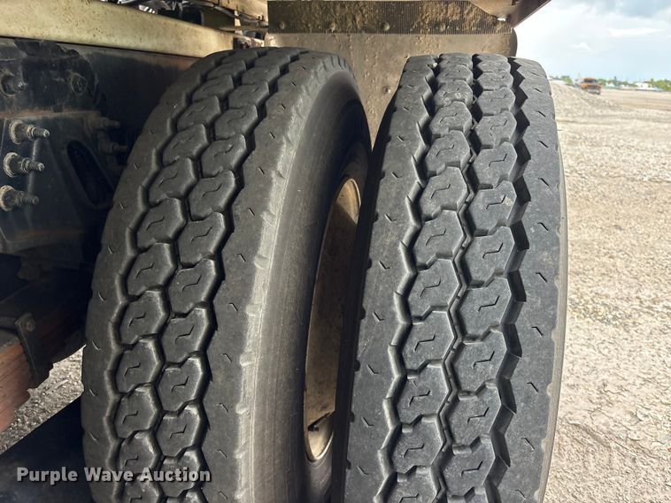 image for item YA4024 2017 Freightliner 114SD sewer jetter truck