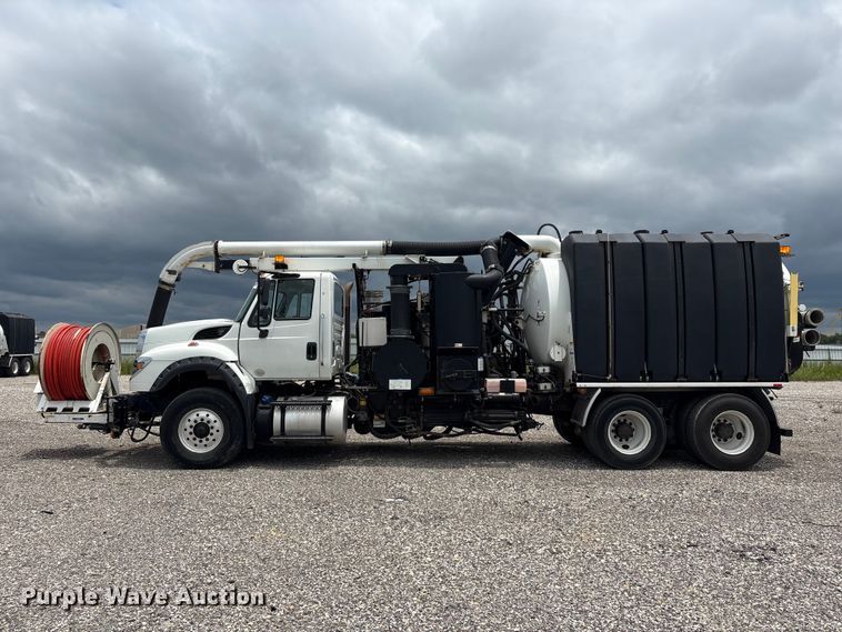 image for item YA4025 2018 International 7600 sewer jetter truck