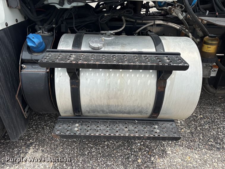 image for item YA4025 2018 International 7600 sewer jetter truck