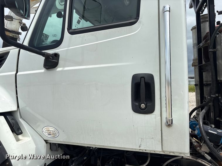 image for item YA4025 2018 International 7600 sewer jetter truck