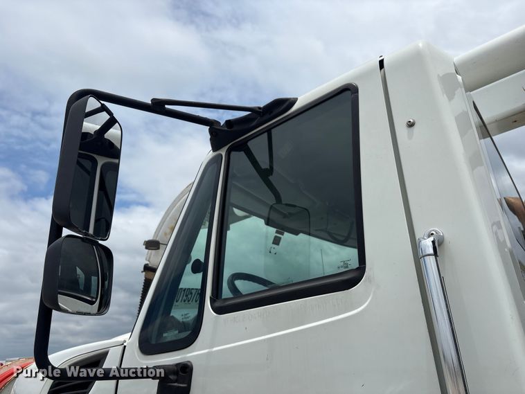 image for item YA4025 2018 International 7600 sewer jetter truck
