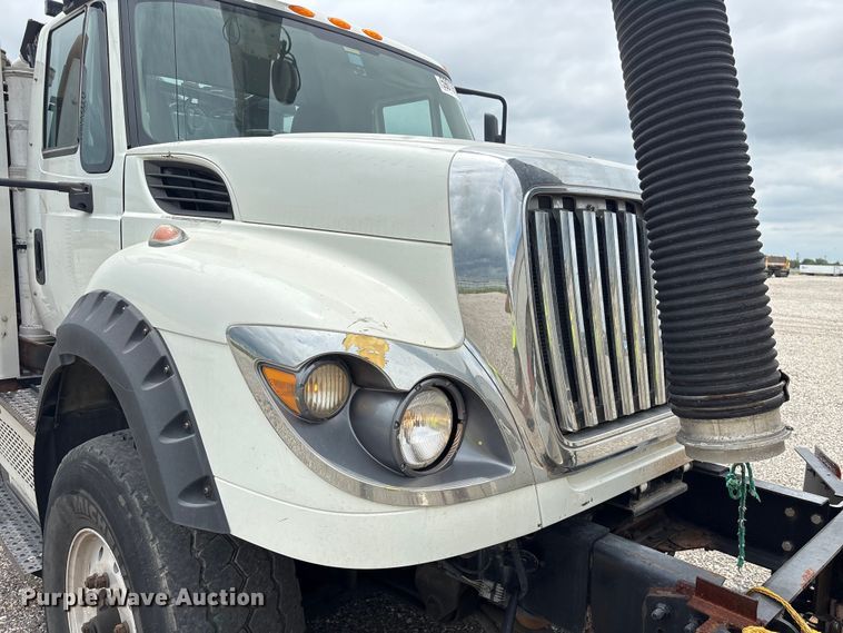 image for item YA4025 2018 International 7600 sewer jetter truck
