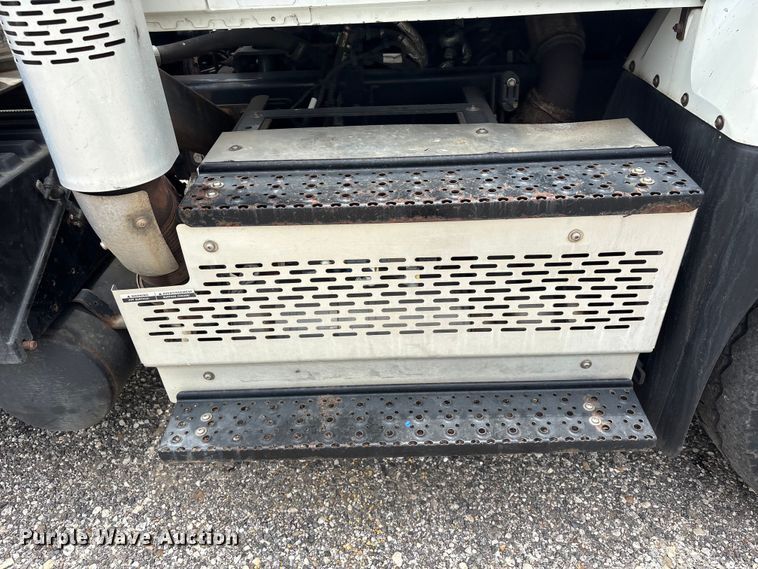 image for item YA4025 2018 International 7600 sewer jetter truck
