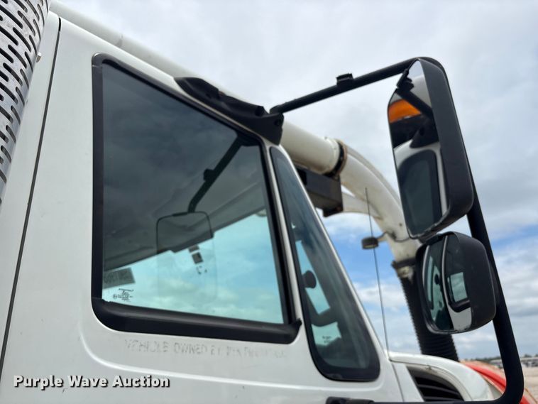 image for item YA4025 2018 International 7600 sewer jetter truck