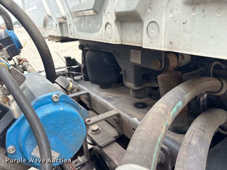 image for item YA4025 2018 International 7600 sewer jetter truck