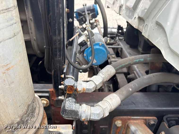 image for item YA4025 2018 International 7600 sewer jetter truck