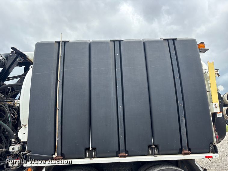image for item YA4025 2018 International 7600 sewer jetter truck