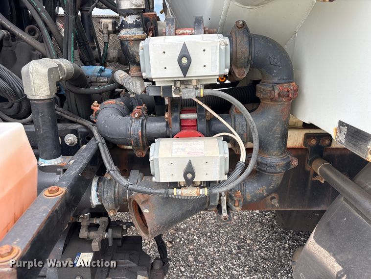 image for item YA4025 2018 International 7600 sewer jetter truck