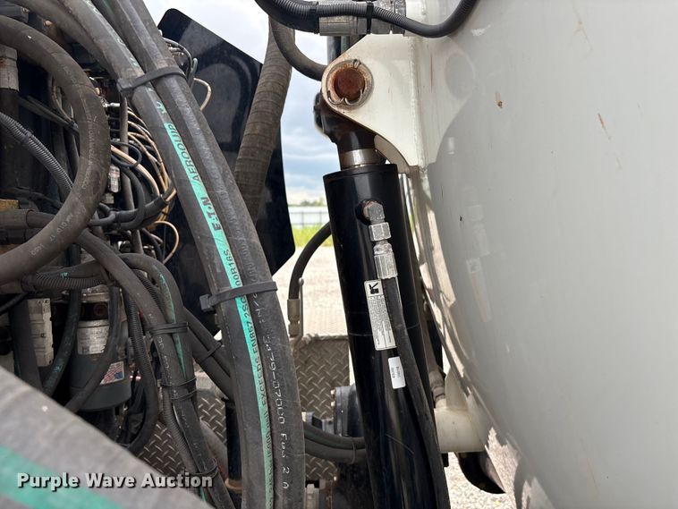 image for item YA4025 2018 International 7600 sewer jetter truck